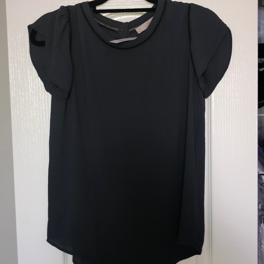 NWT LOFT tulip sleeve with buttons down back